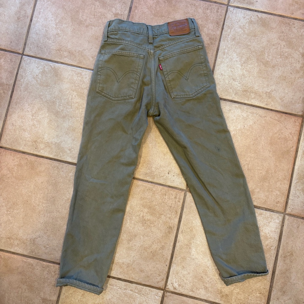 Levi's Women's Wedgie Straight Jeans in Olive - Picture 2 of 6